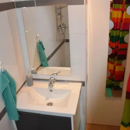 Appartement Grand Independant Avec Jardin *